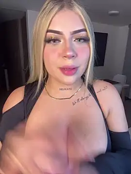 Snapshot of MiaWhitePink_ chatting on 02.07.26 MiaWhitePink online show from 02.07.26