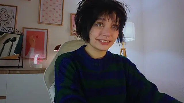 Snapshot of ari_rari chatting on 03.19.25 ari rari online show from 03.19.25