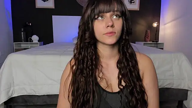 VioletPaket online show from 12.18.24