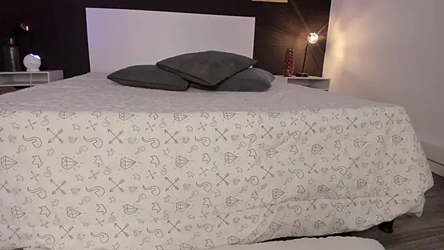 VioletPaket online show from 01.17.25