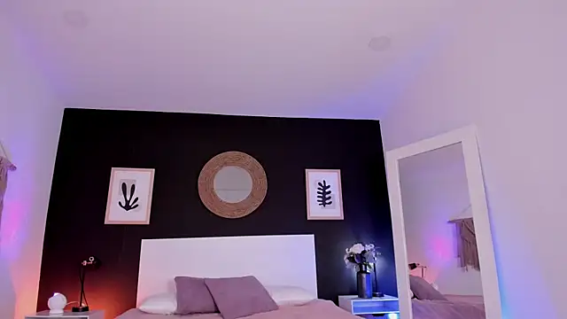 VioletPaket online show from 09.09.25