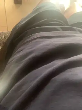 Snapshot of DManL chatting on 11.10.25 DManL online show from 11.10.25