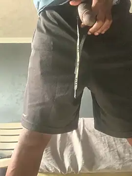 Snapshot of DManL chatting on 12.01.25 DManL online show from 12.01.25