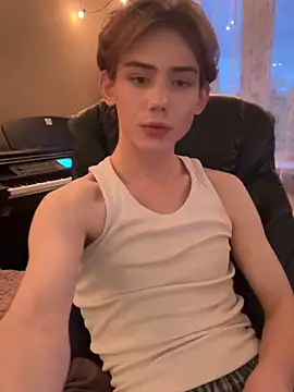 Snapshot of Ohnosashaa chatting on 10.13.25 Ohnosashaa online show from 10.13.25