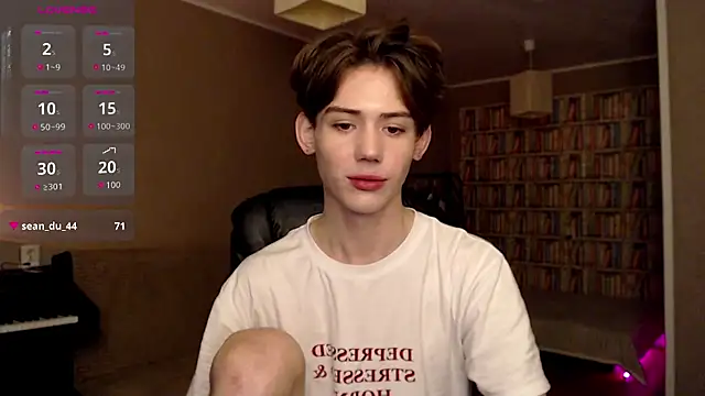 Snapshot of Ohnosashaa chatting on 12.17.25 Ohnosashaa online show from 12.17.25