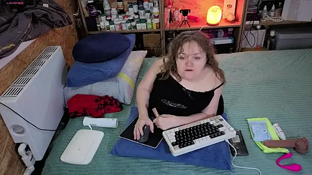 MiniNatalie online show from 11.24.25