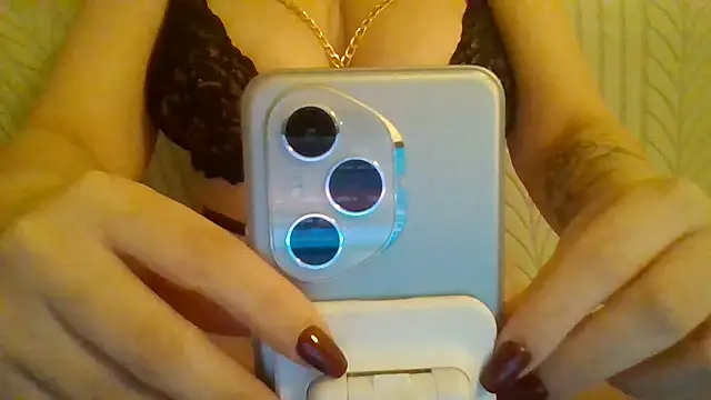 Snapshot of Twerkqueenn chatting on 11.23.25 Twerkqueenn online show from 11.23.25