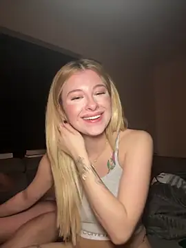 Mia-Minou online show from 02.12.25