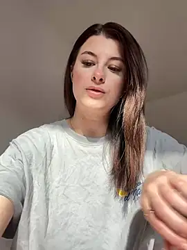 Mia-Minou online show from 03.08.26