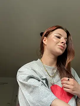 Snapshot of Mia-Minou chatting on 05.23.26 Mia-Minou online show from 05.23.26