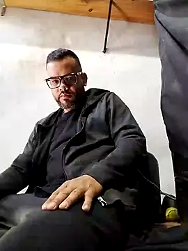 Snapshot of Daos69 chatting on 12.21.25 Daos69 online show from 12.21.25