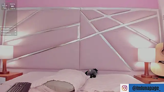 Snapshot of Lunapage chatting on 01.21.25 Lunapage online show from 01.21.25