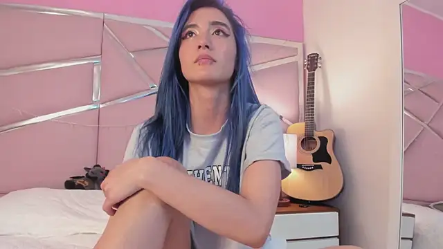 Snapshot of Lunapage chatting on 01.27.25 Lunapage online show from 01.27.25