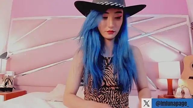 Snapshot of Lunapage chatting on 02.10.25 Lunapage online show from 02.10.25