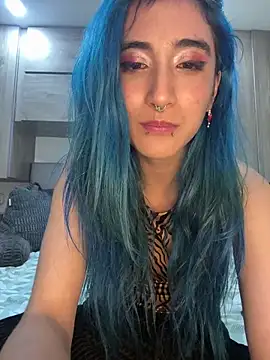 Snapshot of Lunapage chatting on 02.21.25 Lunapage online show from 02.21.25