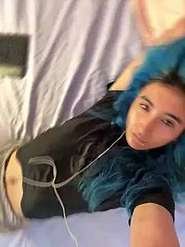 Snapshot of Lunapage chatting on 02.21.25 Lunapage online show from 02.21.25