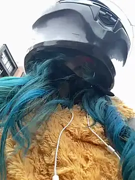 Snapshot of Lunapage chatting on 02.25.25 Lunapage online show from 02.25.25