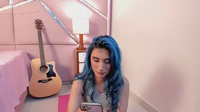 Snapshot of Lunapage chatting on 02.25.25 Lunapage online show from 02.25.25