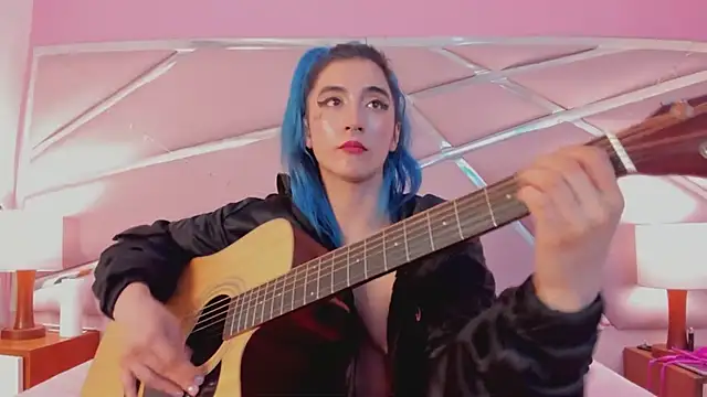 Snapshot of Lunapage chatting on 03.04.25 Lunapage online show from 03.04.25