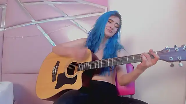 Snapshot of Lunapage chatting on 03.06.25 Lunapage online show from 03.06.25