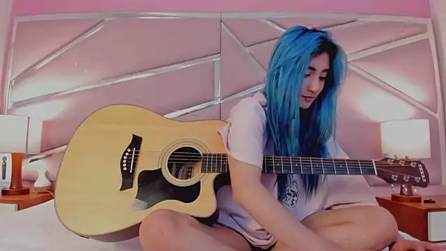 Snapshot of Lunapage chatting on 03.13.25 Lunapage online show from 03.13.25