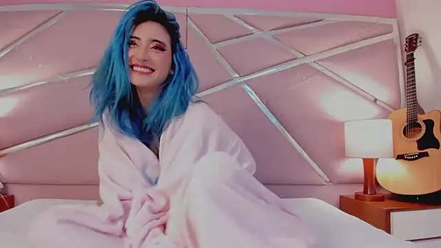 Snapshot of Lunapage chatting on 03.14.25 Lunapage online show from 03.14.25