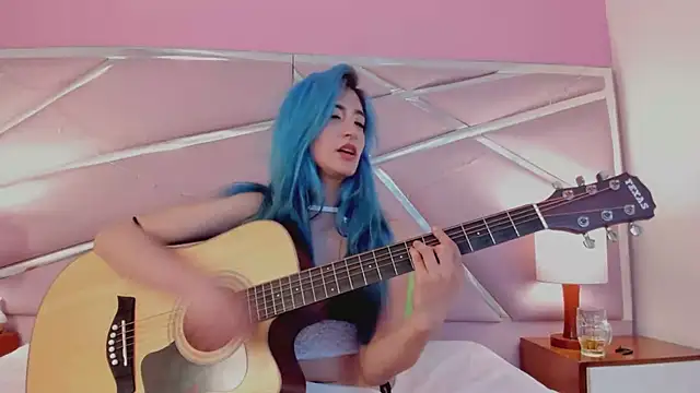 Snapshot of Lunapage chatting on 03.17.25 Lunapage online show from 03.17.25