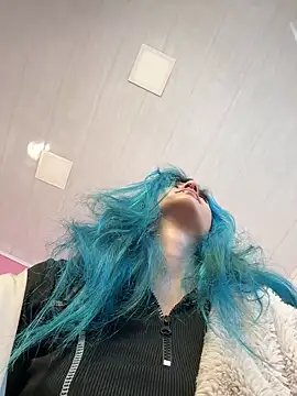 Snapshot of Lunapage chatting on 03.20.25 Lunapage online show from 03.20.25