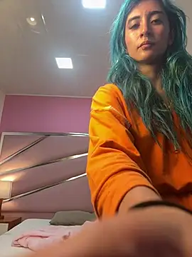 Snapshot of Lunapage chatting on 03.22.25 Lunapage online show from 03.22.25