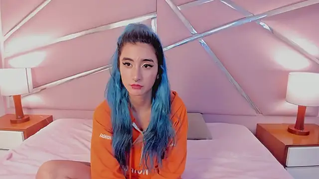 Snapshot of Lunapage chatting on 03.22.25 Lunapage online show from 03.22.25