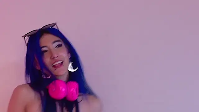 Snapshot of Lunapage chatting on 09.11.25 Lunapage online show from 09.11.25