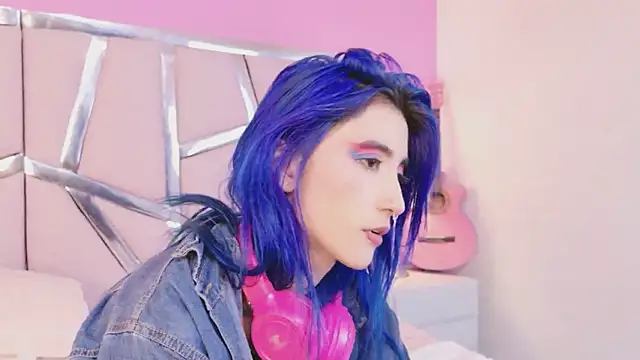 Snapshot of Lunapage chatting on 09.16.25 Lunapage online show from 09.16.25