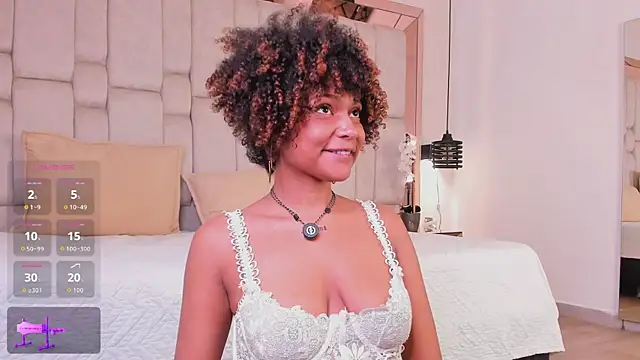 Snapshot of _CurlyGirl_ chatting on 07.27.26 CurlyGirl online show from 07.27.26