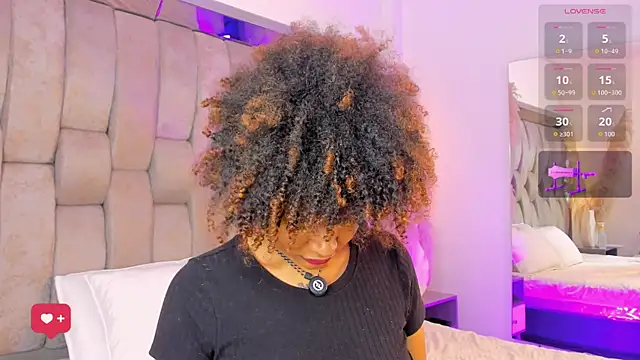 Snapshot of _CurlyGirl_ chatting on 07.31.26 CurlyGirl online show from 07.31.26