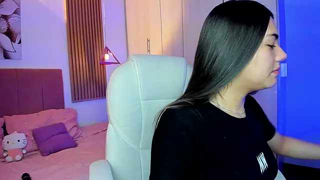 mia nevaeh online show from 01.18.26