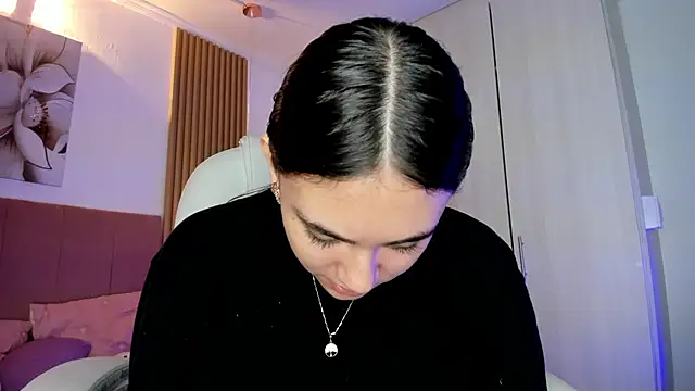 mia nevaeh online show from 04.19.26