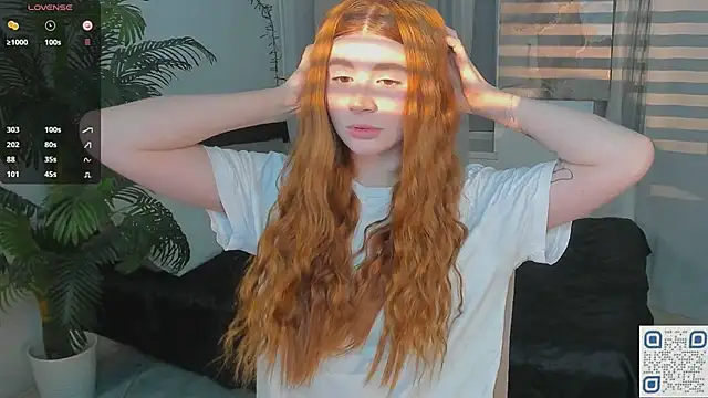 Snapshot of Freckle_Diyana chatting on 02.23.25 Freckle Diyana online show from 02.23.25