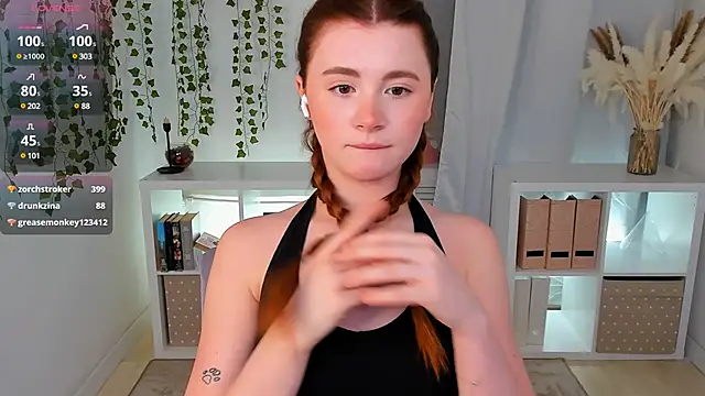 Snapshot of Freckle_Diyana chatting on 03.08.25 Freckle Diyana online show from 03.08.25