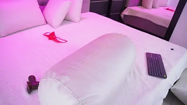 Bella TS  online show from 01.23.25