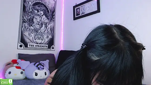 Snapshot of babycat4_ chatting on 12.09.24 babycat4 online show from 12.09.24