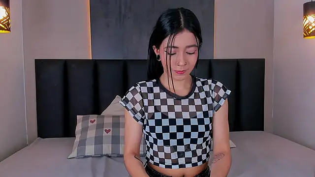 AmyPalmmer online show from 12.02.25