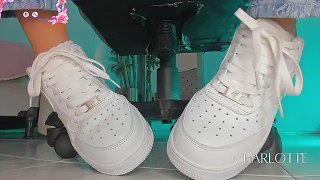 charlotte  grey online show from 02.25.26