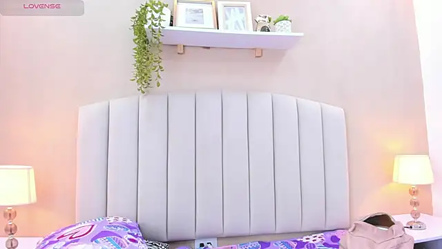 Mia thompson 19 online show from 01.07.26