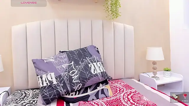 Mia thompson 19 online show from 02.10.26