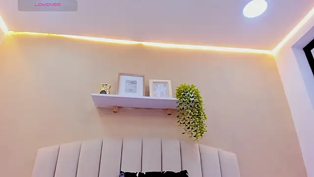 Mia thompson 19 online show from 02.16.26