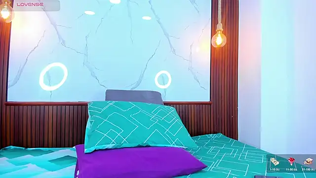 Mia thompson 19 online show from 03.18.26