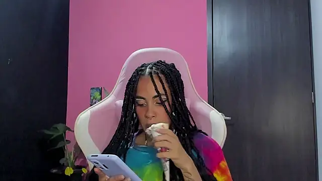 Juanadearco5 online show from 12.03.24