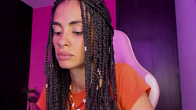 Juanadearco5 online show from 12.04.24