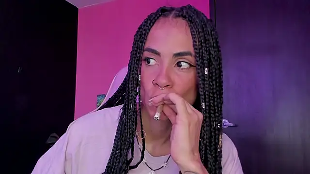 Juanadearco5 online show from 12.11.24