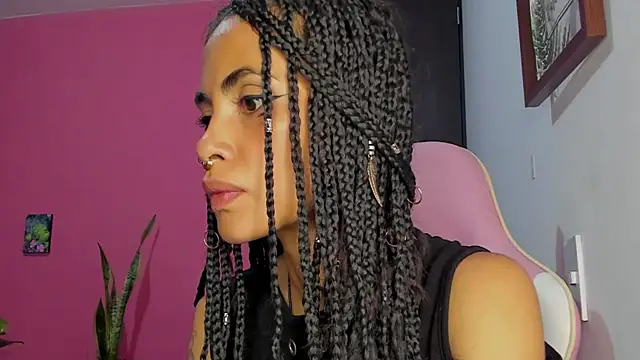 Juanadearco5 online show from 12.15.24